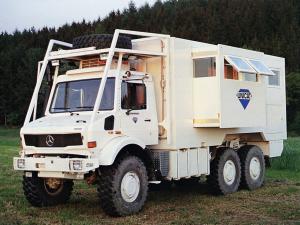 Mercedes-Benz Unimog U2450L 6x6 by Unicat '1980